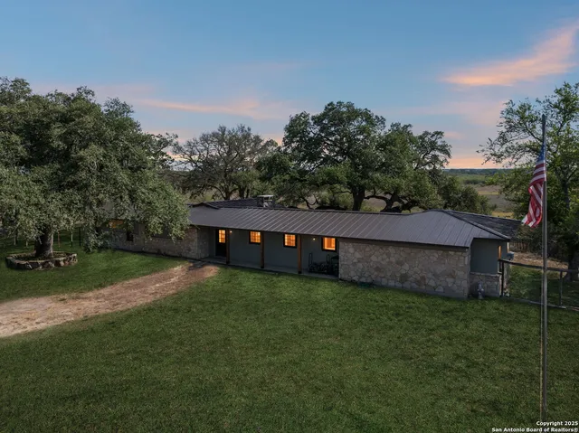 $749,900 | 7970 Highway 87, La Vernia, TX 78121