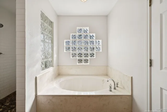 $749,900 | 7970 Highway 87, La Vernia, TX 78121