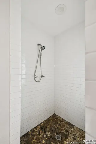 $749,900 | 7970 Highway 87, La Vernia, TX 78121