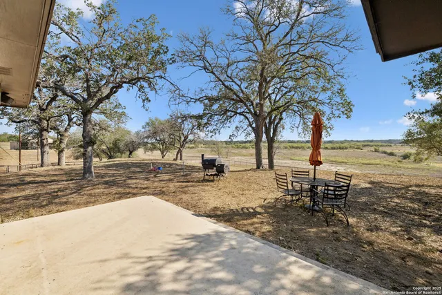 $749,900 | 7970 Highway 87, La Vernia, TX 78121