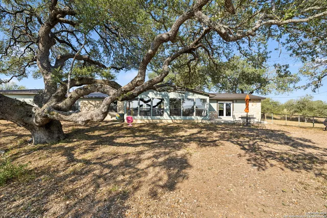 $749,900 | 7970 Highway 87, La Vernia, TX 78121