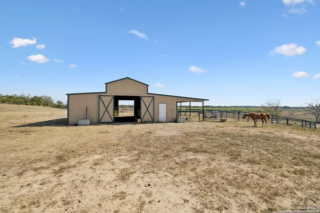 $749,900 | 7970 Highway 87, La Vernia, TX 78121