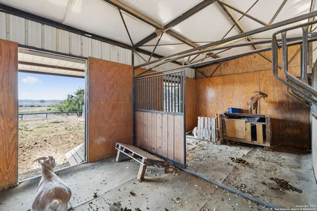 $749,900 | 7970 Highway 87, La Vernia, TX 78121