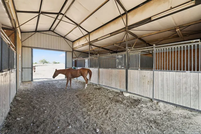 $749,900 | 7970 Highway 87, La Vernia, TX 78121