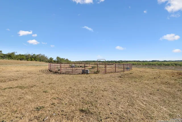 $749,900 | 7970 Highway 87, La Vernia, TX 78121