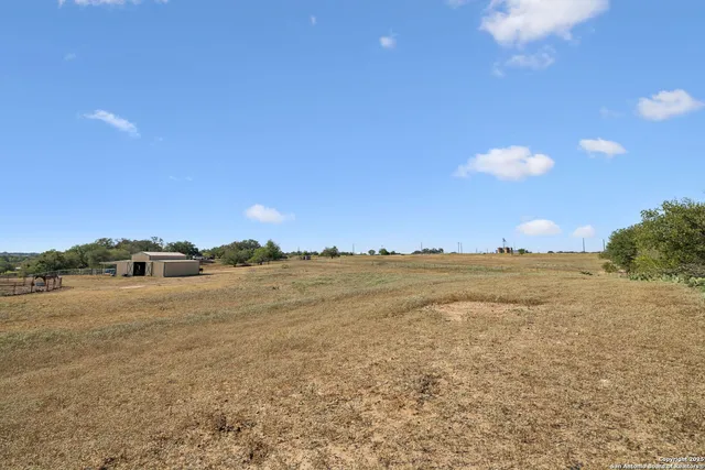 $749,900 | 7970 Highway 87, La Vernia, TX 78121