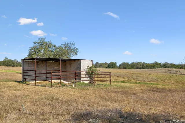 $749,900 | 7970 Highway 87, La Vernia, TX 78121