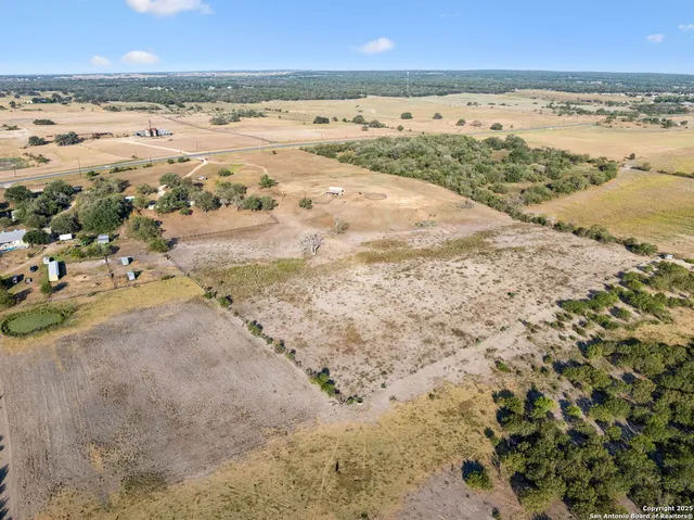 $749,900 | 7970 Highway 87, La Vernia, TX 78121