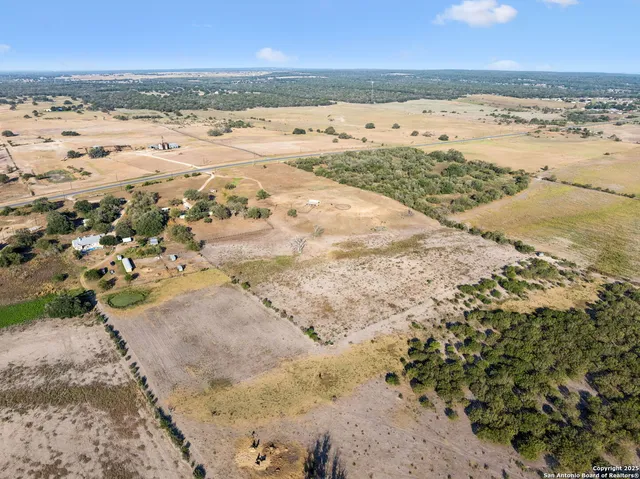 $749,900 | 7970 Highway 87, La Vernia, TX 78121