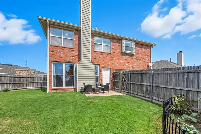 $440,000 | 1432 Stone Canyon Way, Lewisville, TX 75067