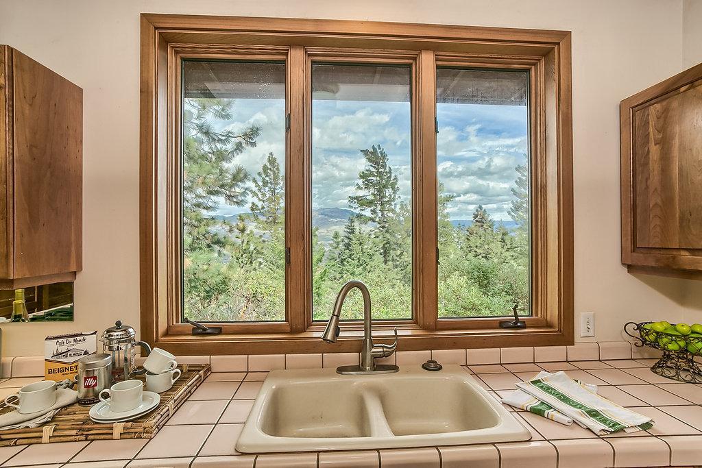 395 Ashland Loop Road Ashland, OR 97520 - Photo 14 of 35 View window front kitchen.