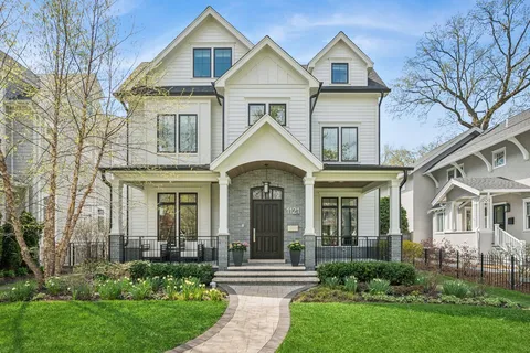 $3,225,000 | 1121 Forest Avenue, Wilmette, IL 60091