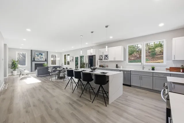 $619,000 | 287 Whitney Avenue, Holyoke, MA 01040