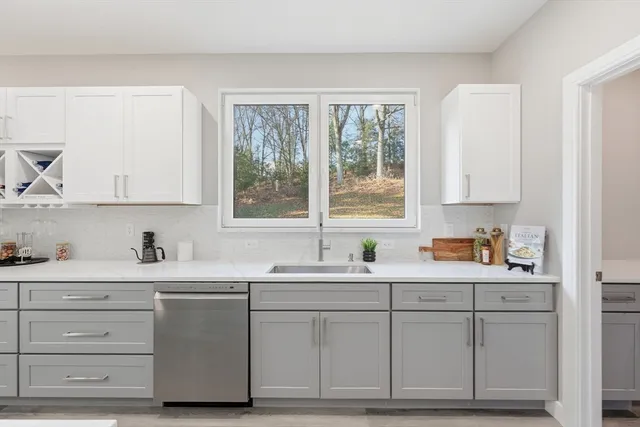 $619,000 | 287 Whitney Avenue, Holyoke, MA 01040