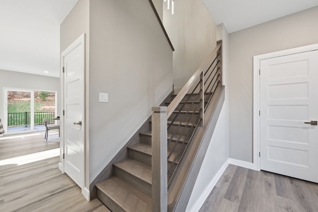 287 Whitney Avenue Holyoke, MA 01040 - Photo 23 of 40