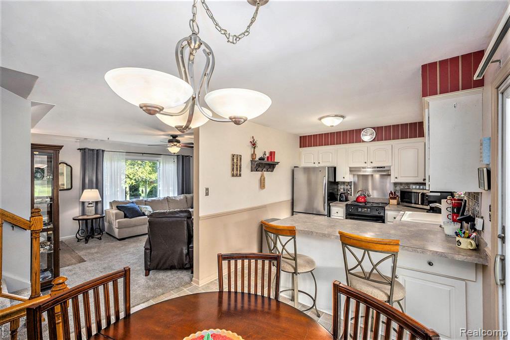 2930 Devondale Road Rochester Hills, MI 48309 - Photo 11 of 33