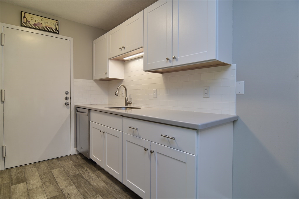 8 Village Way, Unit 10 Natick, MA 01760 - Photo 10 of 24