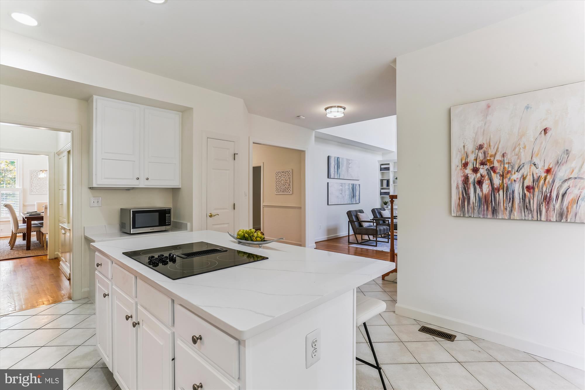 403 Kent Oaks Way Gaithersburg, MD 20878 - Photo 14 of 76 Spacious kitchen w/ tile floor