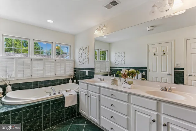 $1,224,900 | 403 Kent Oaks Way, Gaithersburg, MD 20878