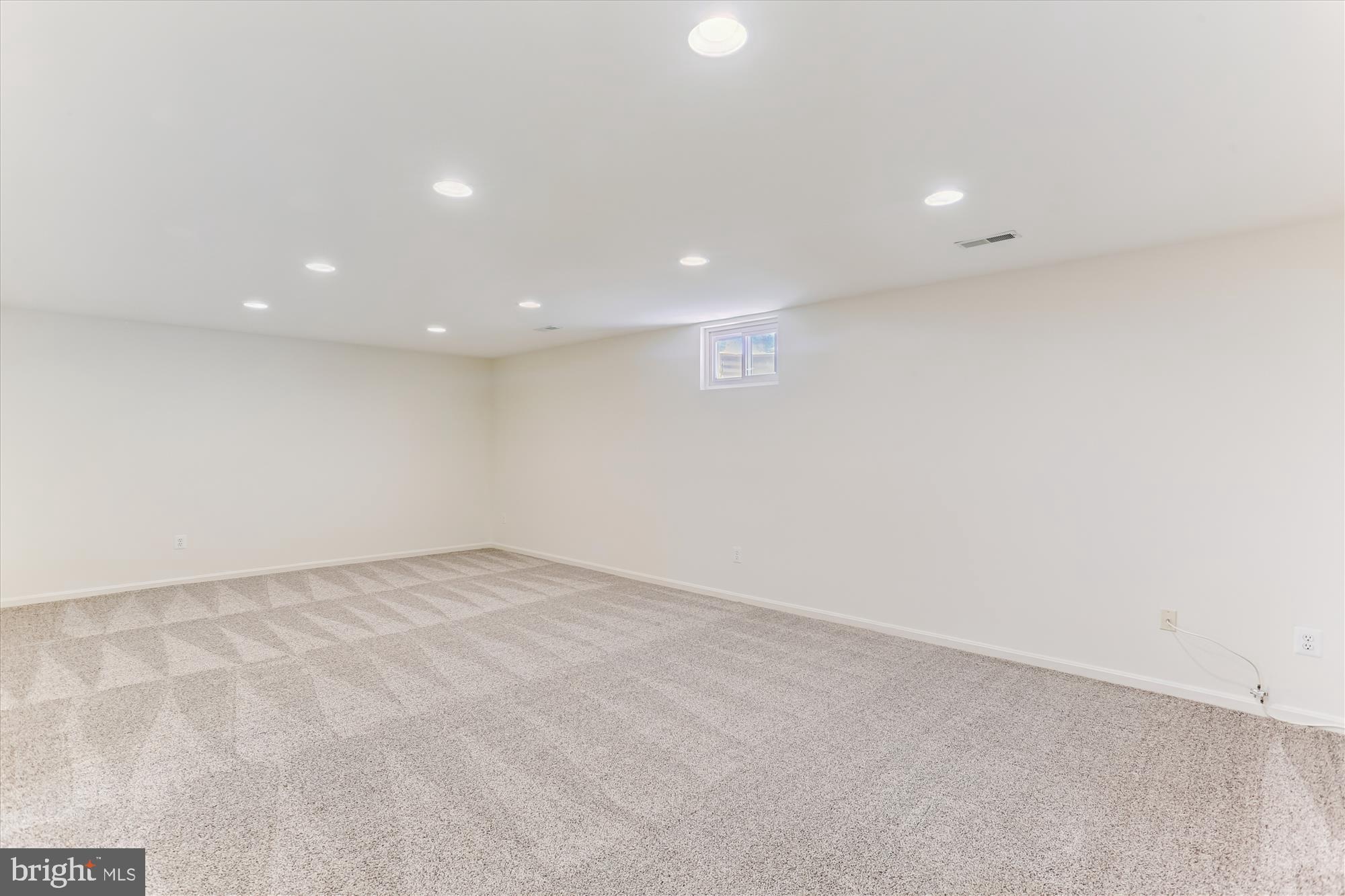 403 Kent Oaks Way Gaithersburg, MD 20878 - Photo 46 of 76 Spacious bonus space w/ natural light