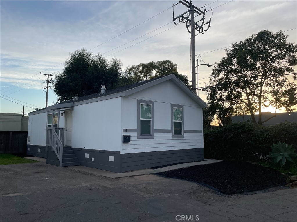 520 Pine Avenue, Unit 4 Goleta, CA 93117 - Photo 3 of 13