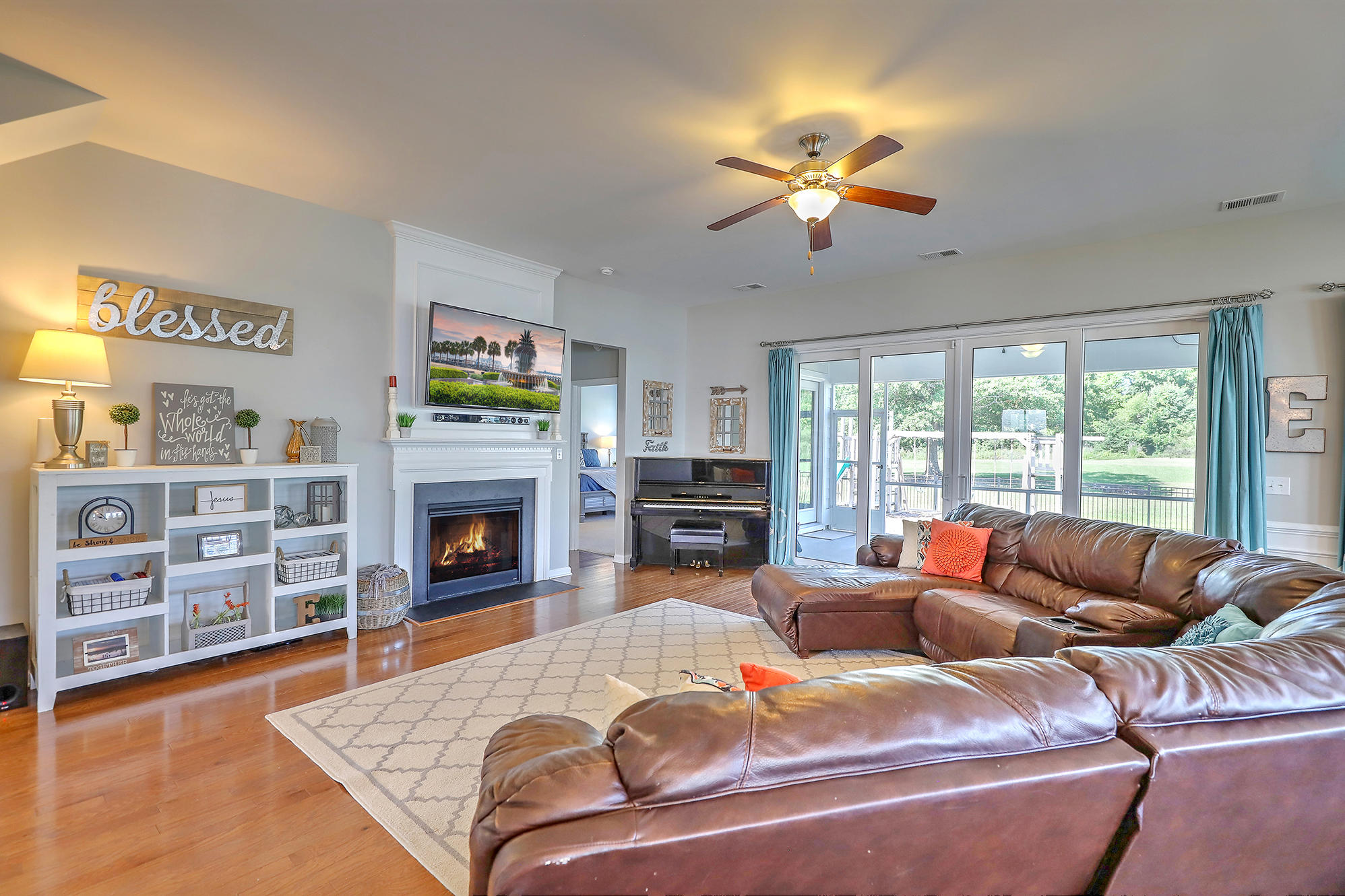 1311 Raven Road Hanahan, SC 29410 - Photo 5 of 39 IMG_8138_39_40
