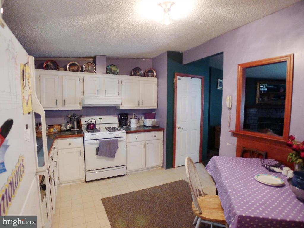960 Hope Avenue Lititz, PA 17543 - Photo 6 of 19 Gallery Image 6