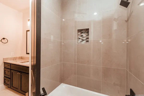 $689,900 | 192 Bobby Lynn Drive, Adkins, TX 78101