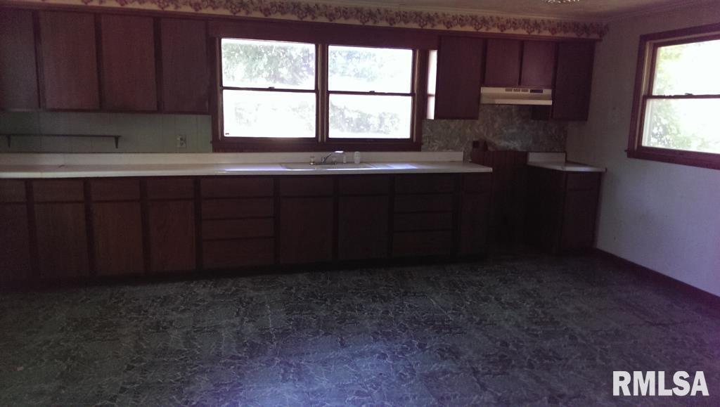 1825 2nd Street Moline, IL 61265 - Photo 4 of 10 Gallery Image 4