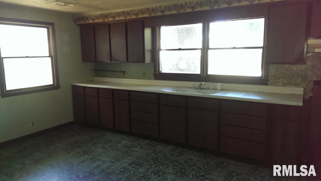 1825 2nd Street Moline, IL 61265 - Photo 5 of 10 Gallery Image 5