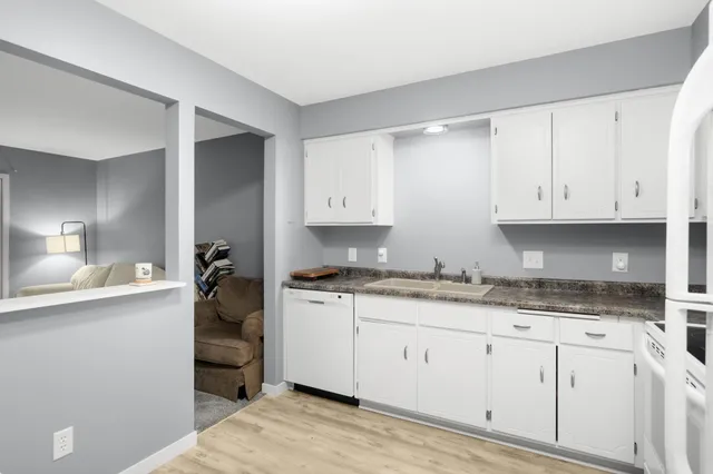 $173,000 | 1900 Coon Rapids Boulevard Northwest, Unit 1, Coon Rapids, MN 55433