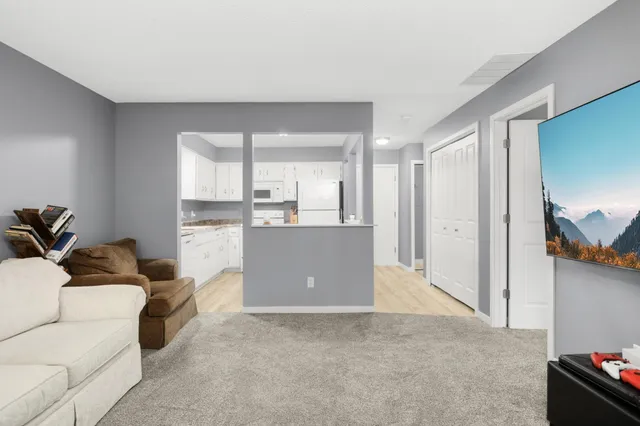 $173,000 | 1900 Coon Rapids Boulevard Northwest, Unit 1, Coon Rapids, MN 55433