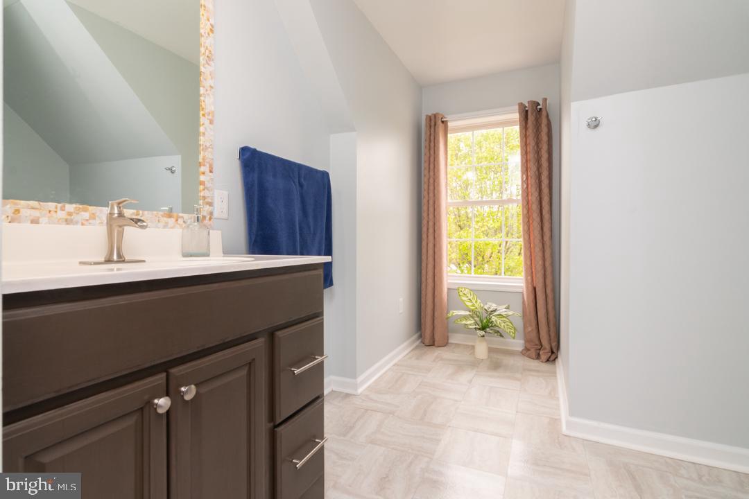 29 Hunters Mill Road Milton, DE 19968 - Photo 27 of 42 Second Story Bathroom