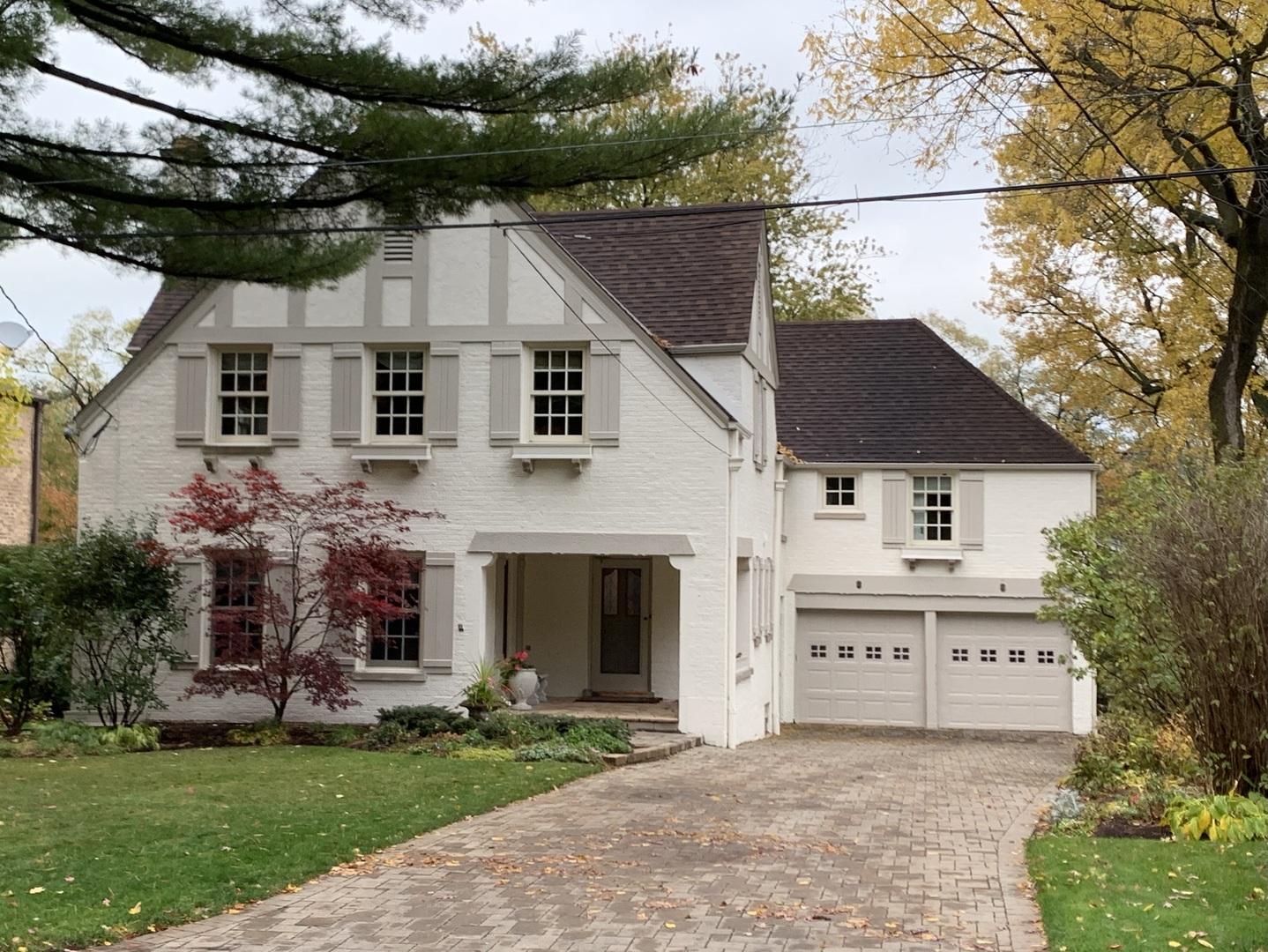 a house view with a outdoor space