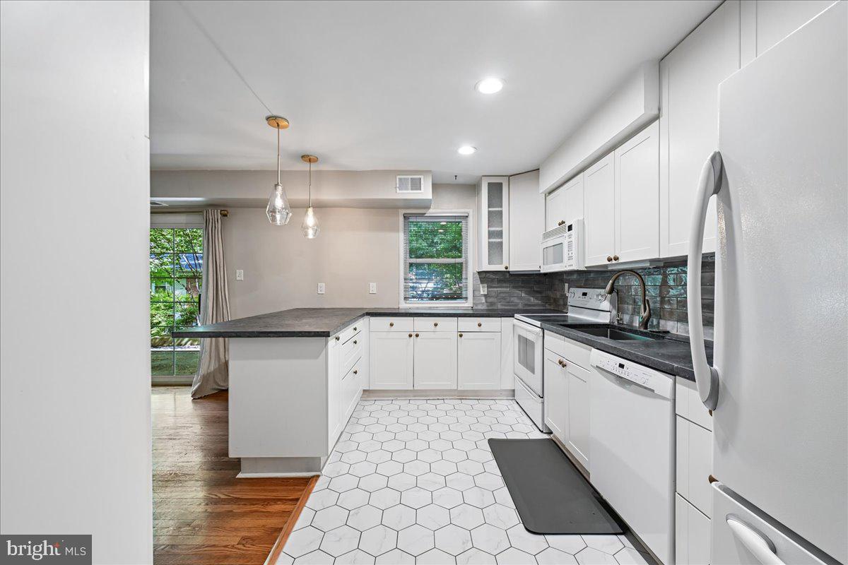 8651 Geren Road, Unit 274 Silver Spring, MD 20901 - Photo 4 of 36