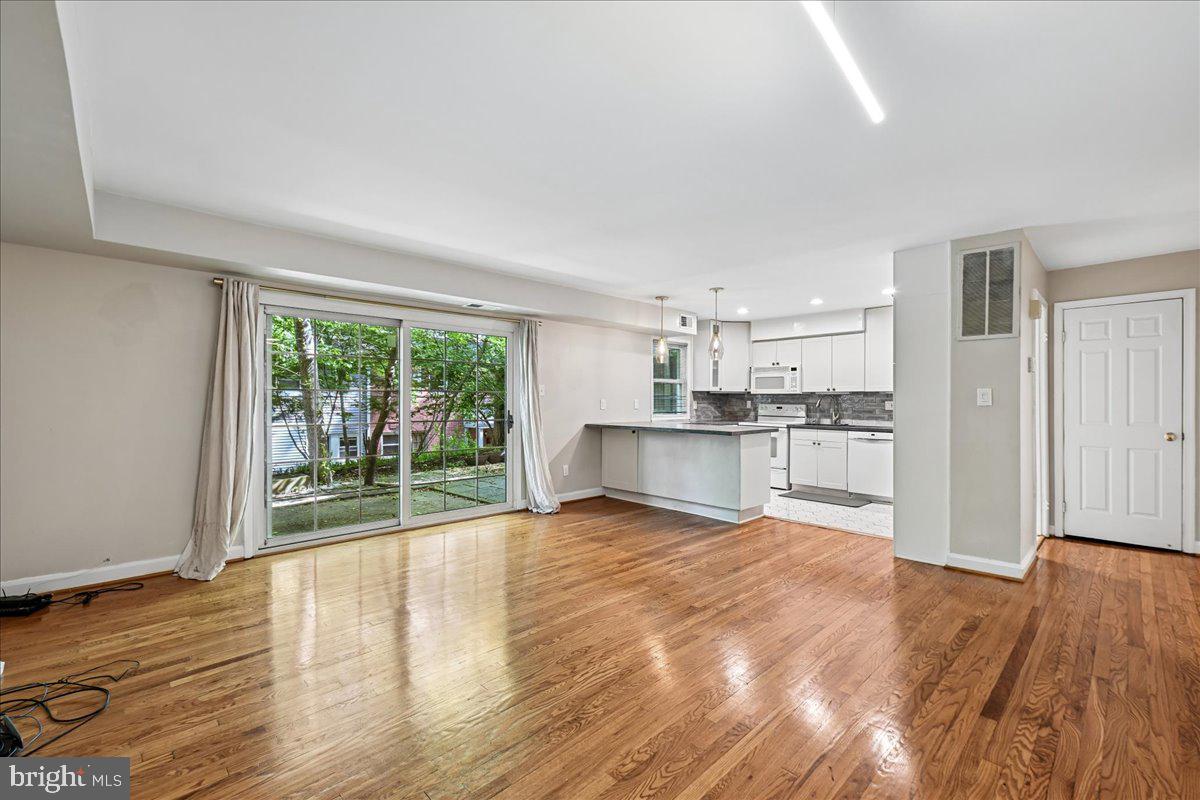 8651 Geren Road, Unit 274 Silver Spring, MD 20901 - Photo 6 of 36