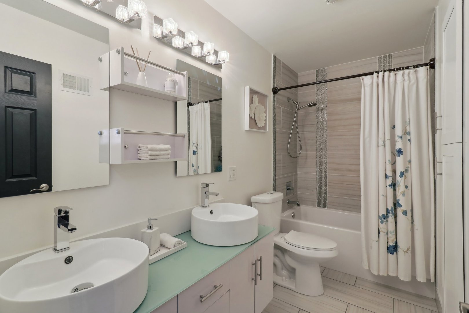 7901 East Prairie Road Skokie, IL 60076 - Photo 14 of 35