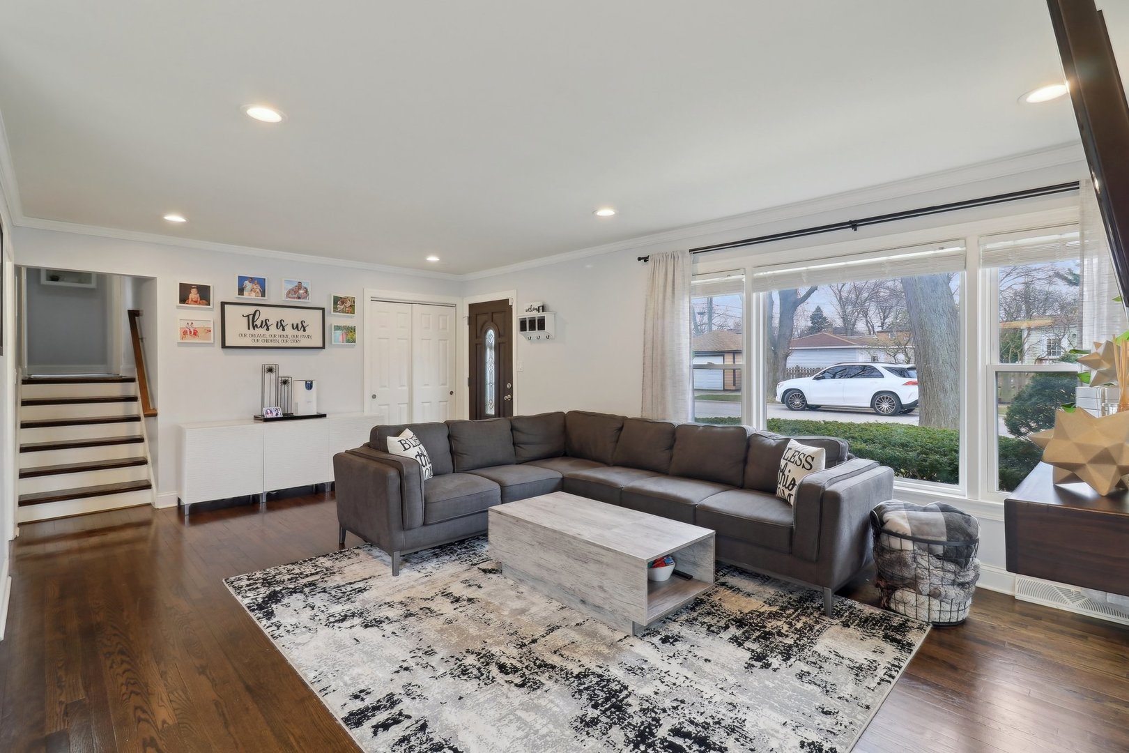 7901 East Prairie Road Skokie, IL 60076 - Photo 3 of 35