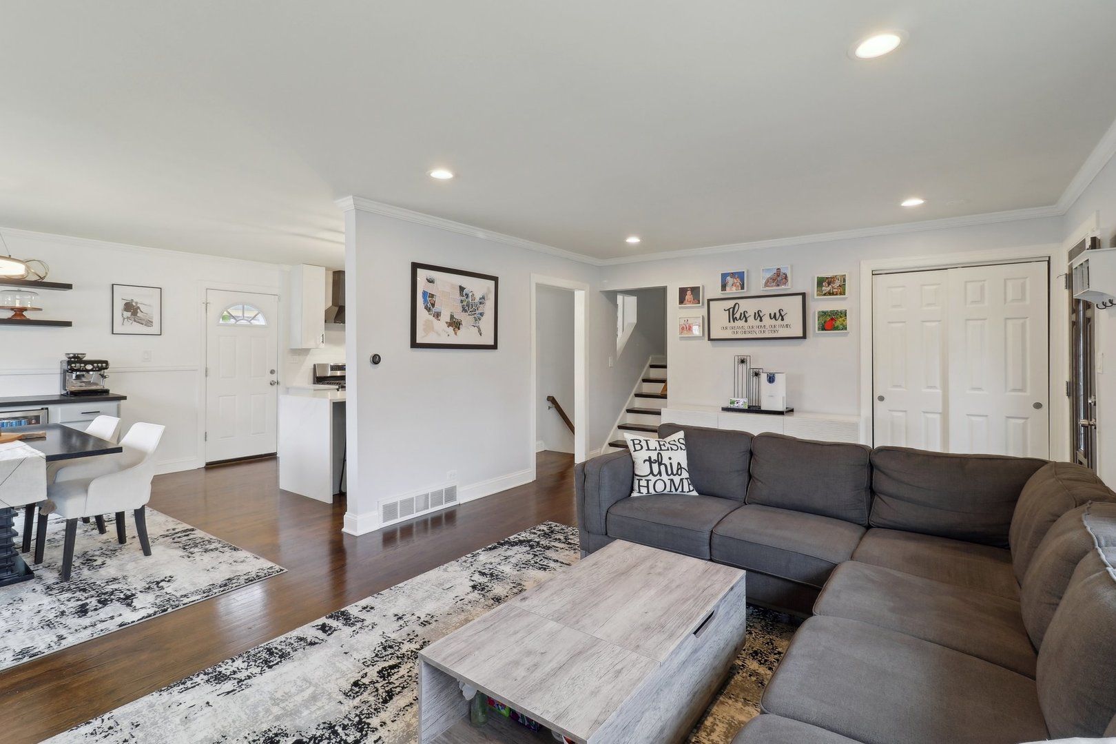 7901 East Prairie Road Skokie, IL 60076 - Photo 4 of 35