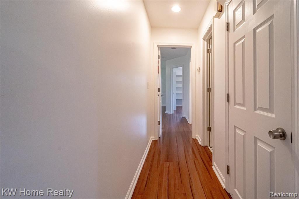 6914 Halyard Road Bloomfield Hills, MI 48301 - Photo 17 of 44
