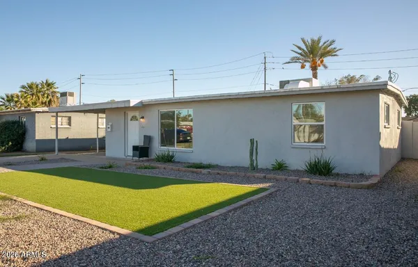 $1,790 | 2205 West Cambridge Avenue, Phoenix, AZ 85009
