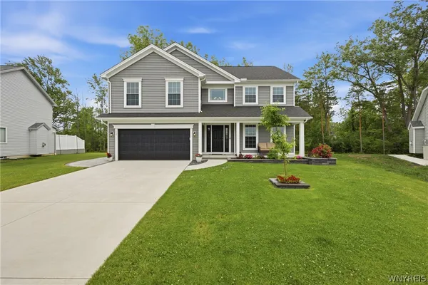 $647,700 | 13 Canalview Terrace, Amherst, NY 14228