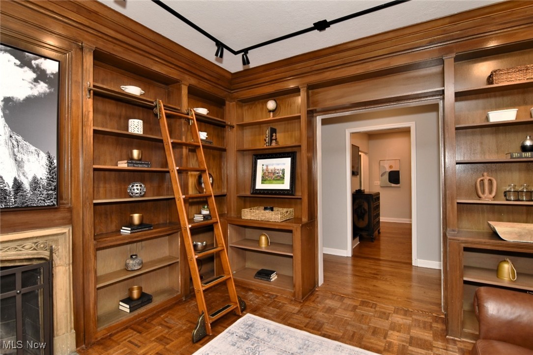 18400 Shelburne Road Cleveland, OH 44118 - Photo 14 of 41 Gallery Image 14