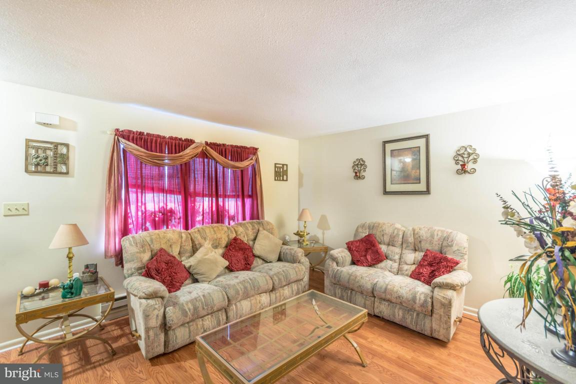 1018 Williamsburg Road Lancaster, PA 17603 - Photo 4 of 23 Gallery Image 4