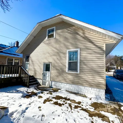 $345,000 | 712 South Spencer Street, Aurora, IL 60505