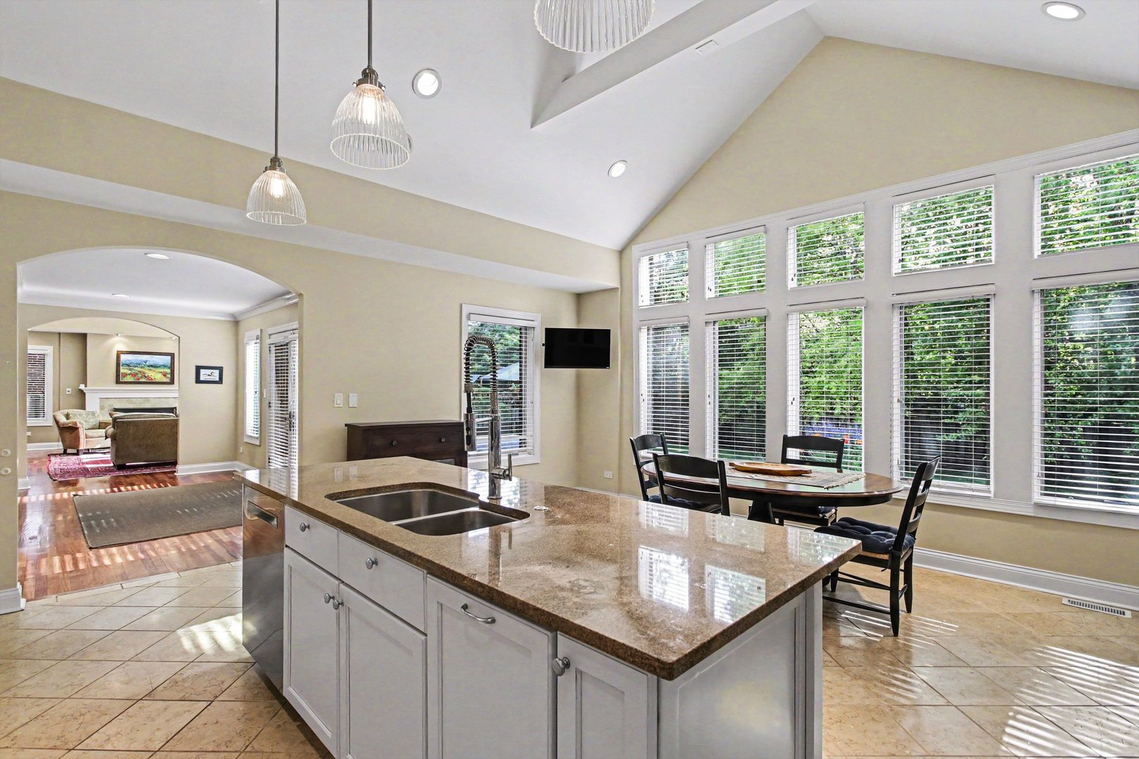 860 Kenton Road Deerfield, IL 60015 - Photo 11 of 54