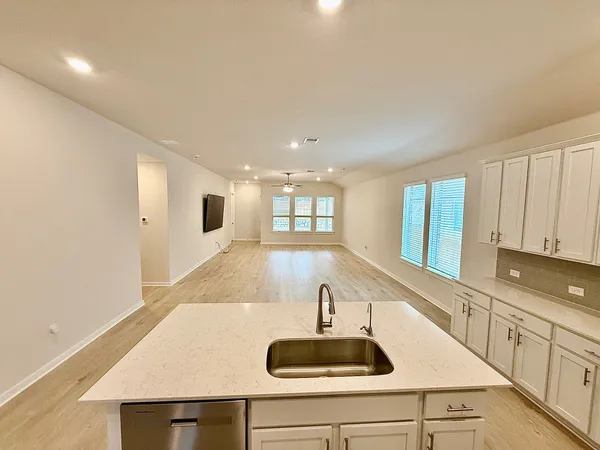 $2,400 | 433 Abruzzi Street, Leander, TX 78641