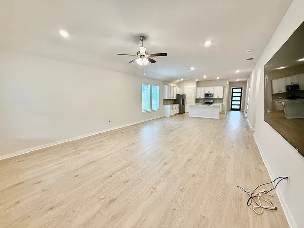 $2,400 | 433 Abruzzi Street, Leander, TX 78641