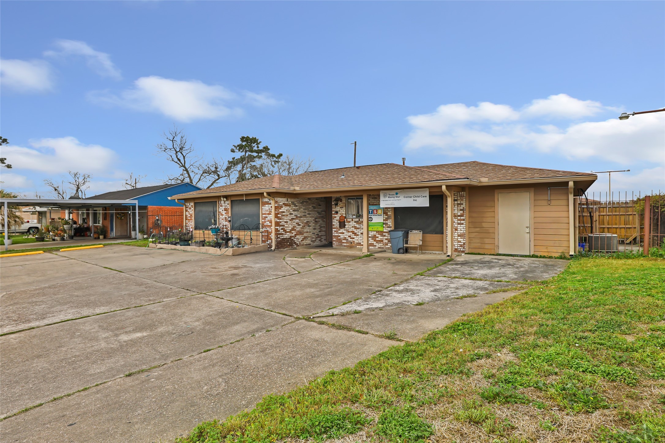 827 Casey St in Channelview is looking for new owners.