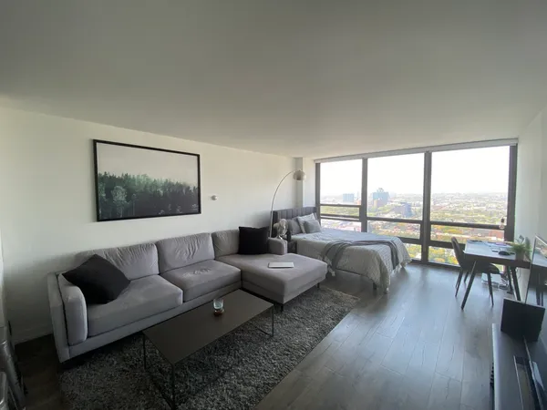 $2,250 | 1636 North Wells Street, Unit 3110, Chicago, IL 60614